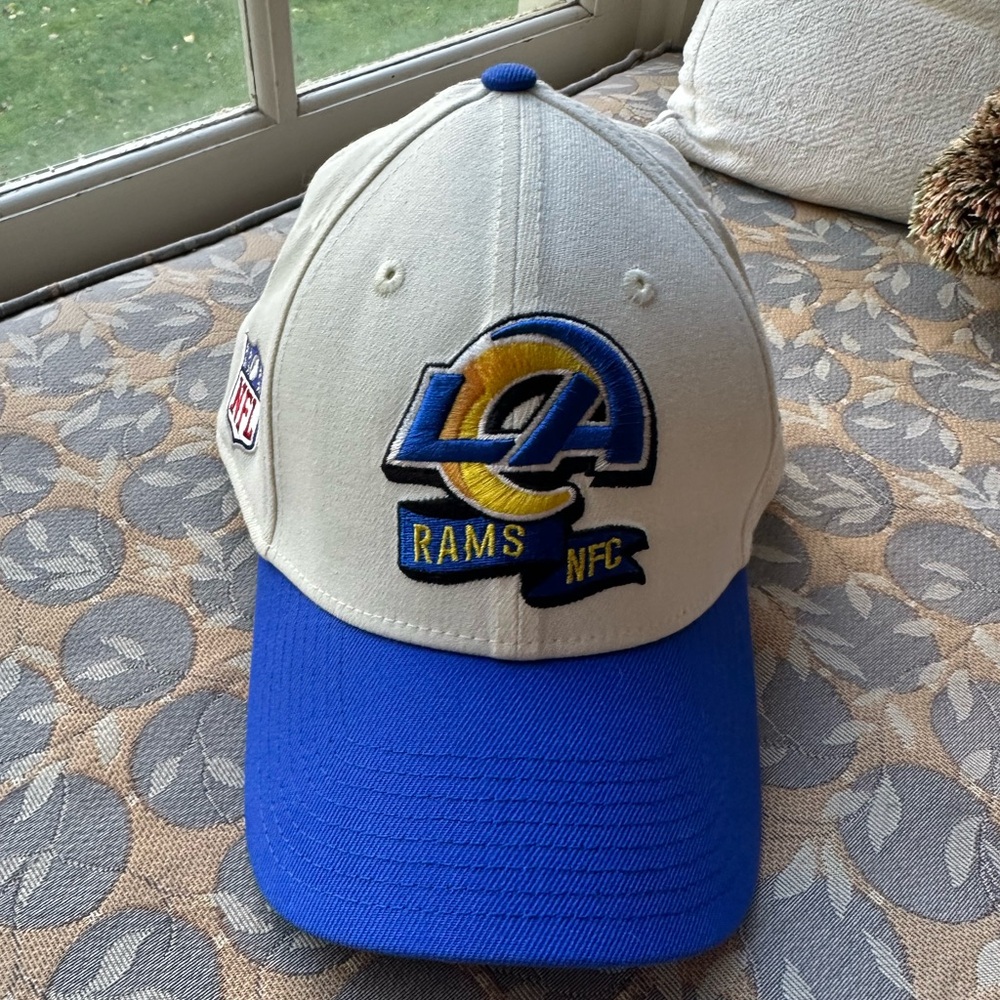 Los Angeles Rams New Era NFL Adjustable Cap, Size L/XL
